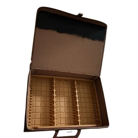 Vintage 30 Cassette Tape Carrying Case - Picture 5 of 6